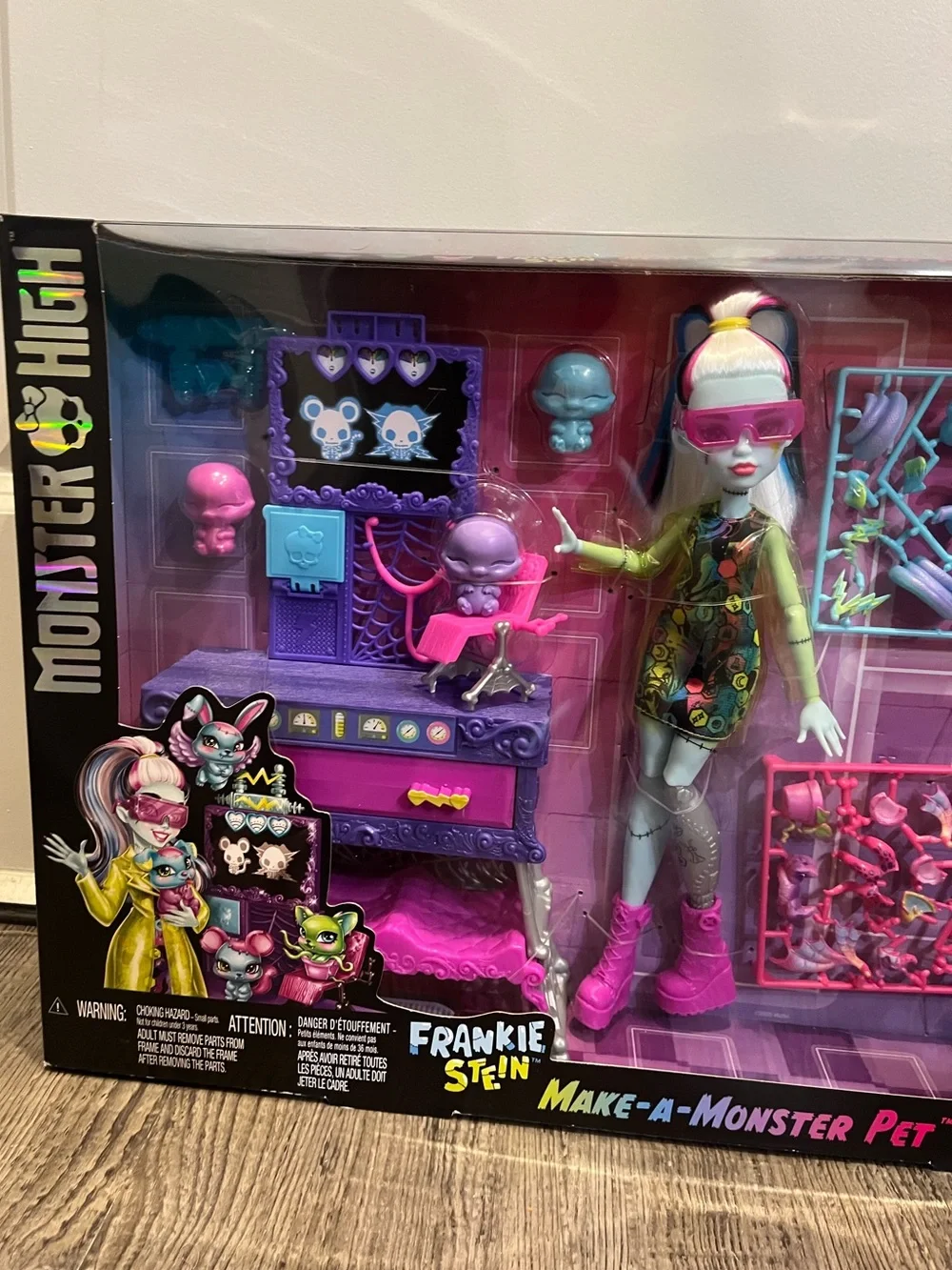 Mattel Monster High Frankie Stein Make-a-Monster Pet Doll Playset New
